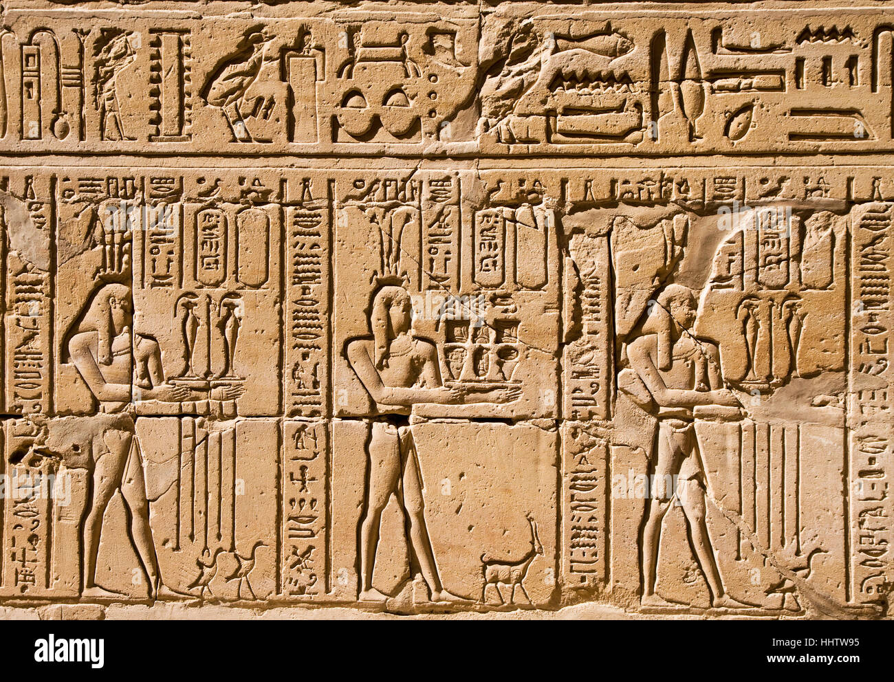 hieroglyphics on tombs