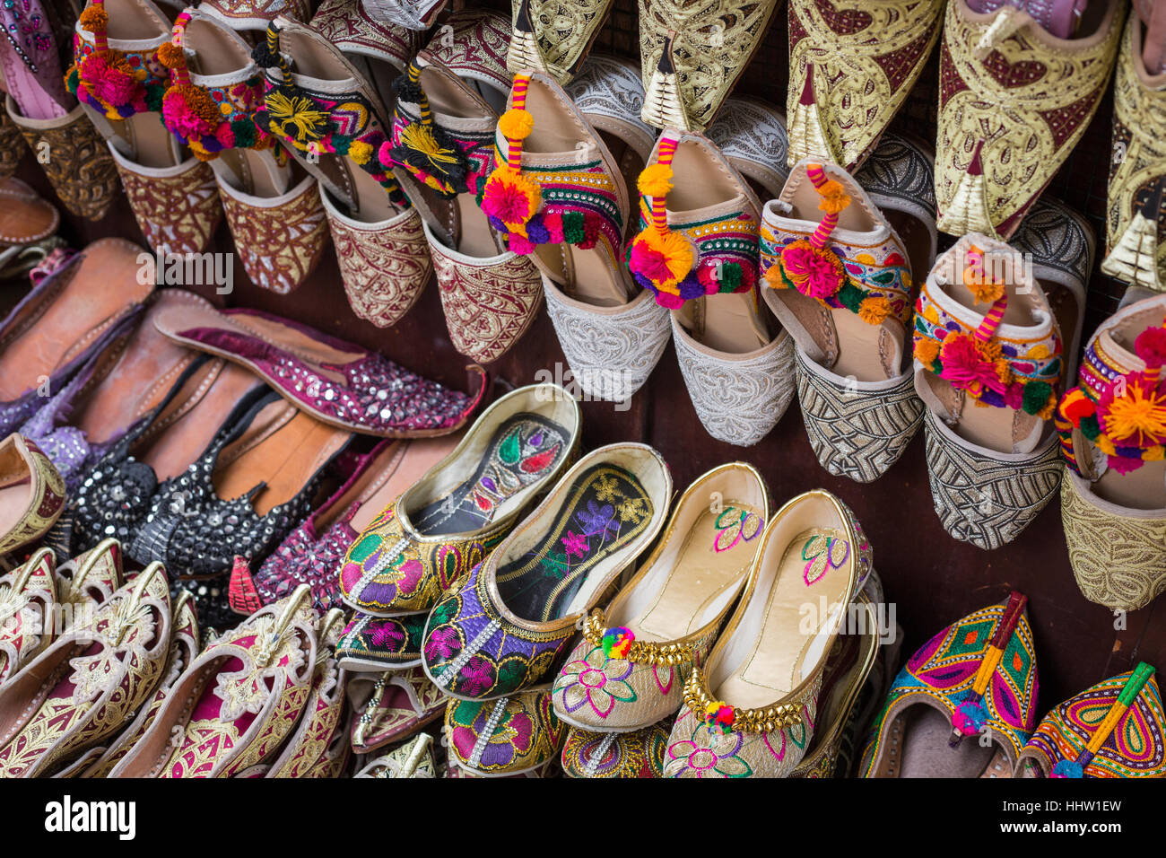 Shoes in arabian style, market of Dubai Stock Photo Alamy