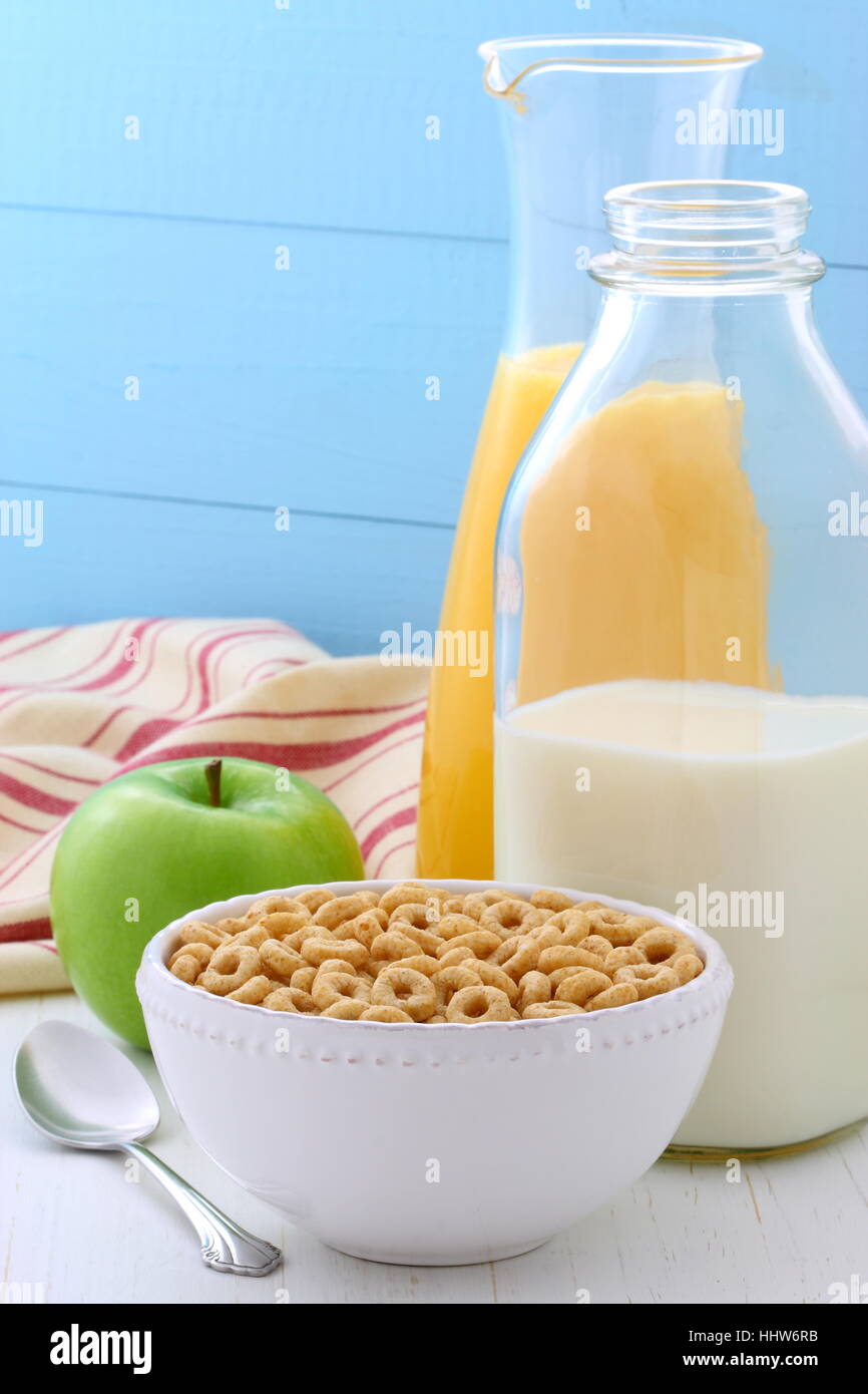 Delicious and nutritious lightly toasted honey, nuts and oats cereal