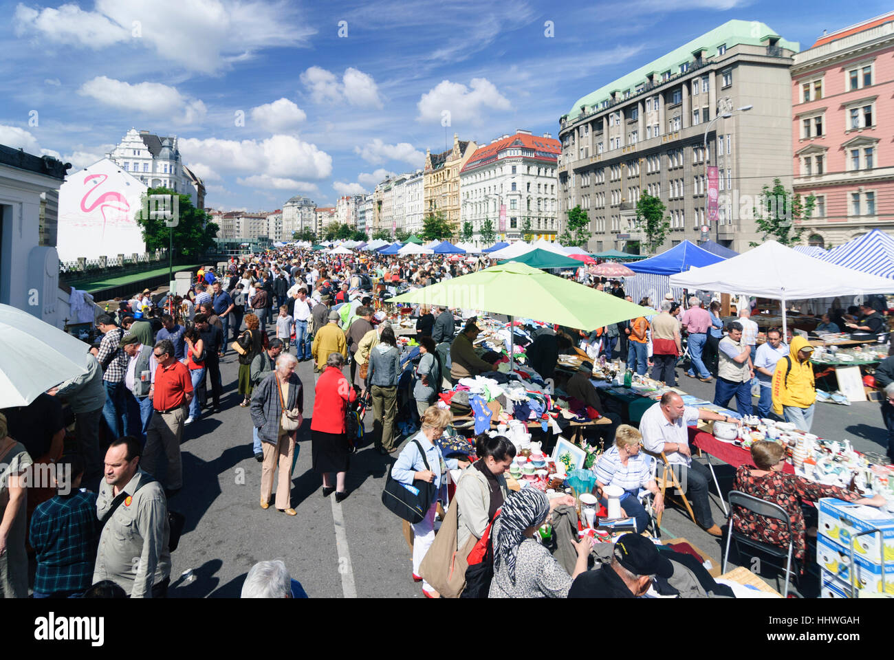 Wien, Vienna: Naschmarkt; flee market on Saturday morning, 06., Wien, Austria Stock Photo