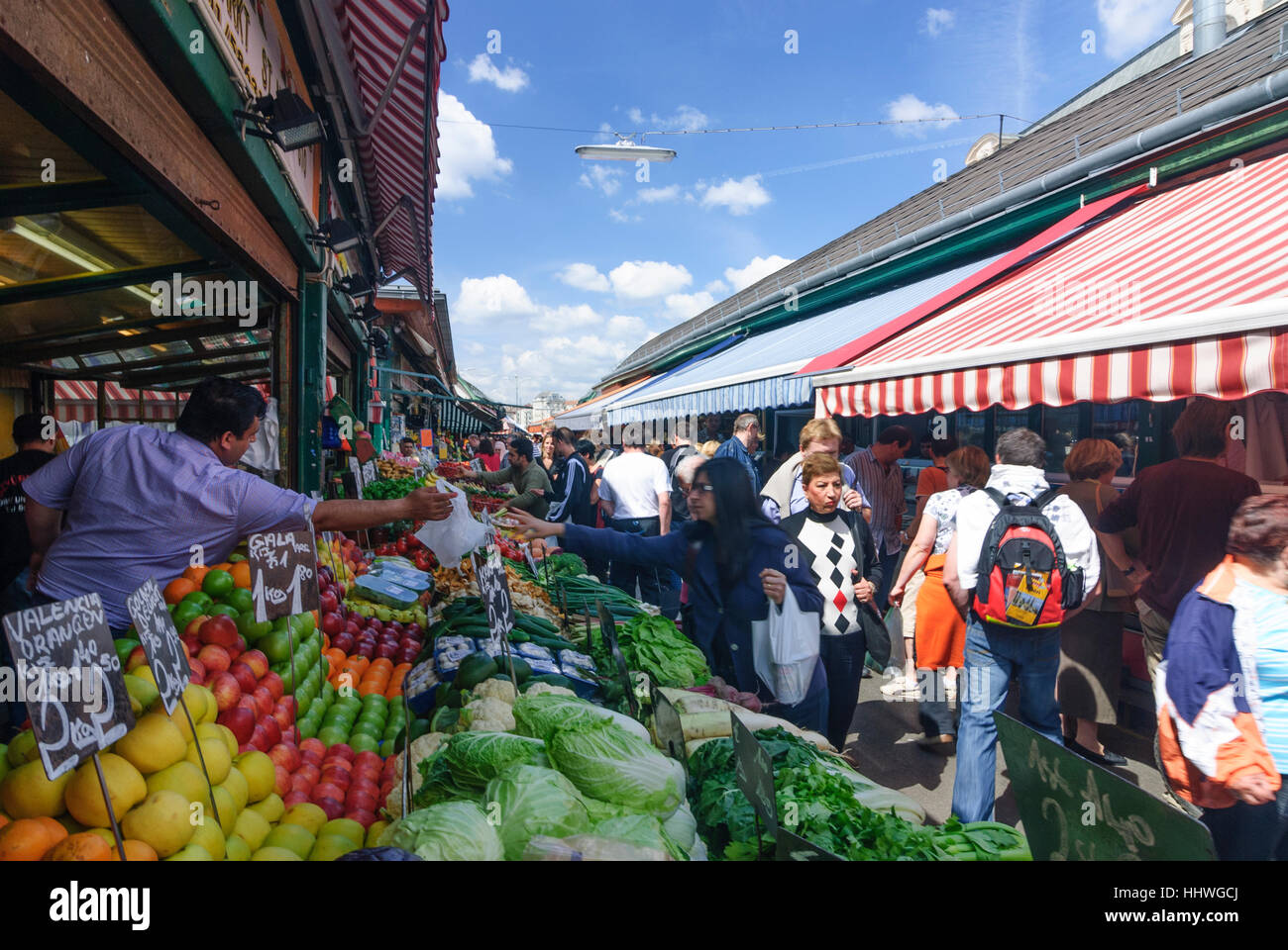 Wien, Vienna: market Naschmarkt; Fruit and vegetable stands, 06., Wien, Austria Stock Photo