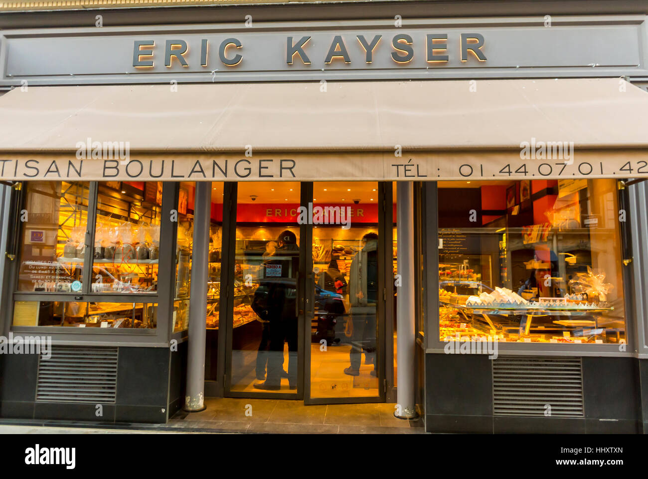Paris, France, French Bakery Shop, "Eric Kayser", People Shopping, Food