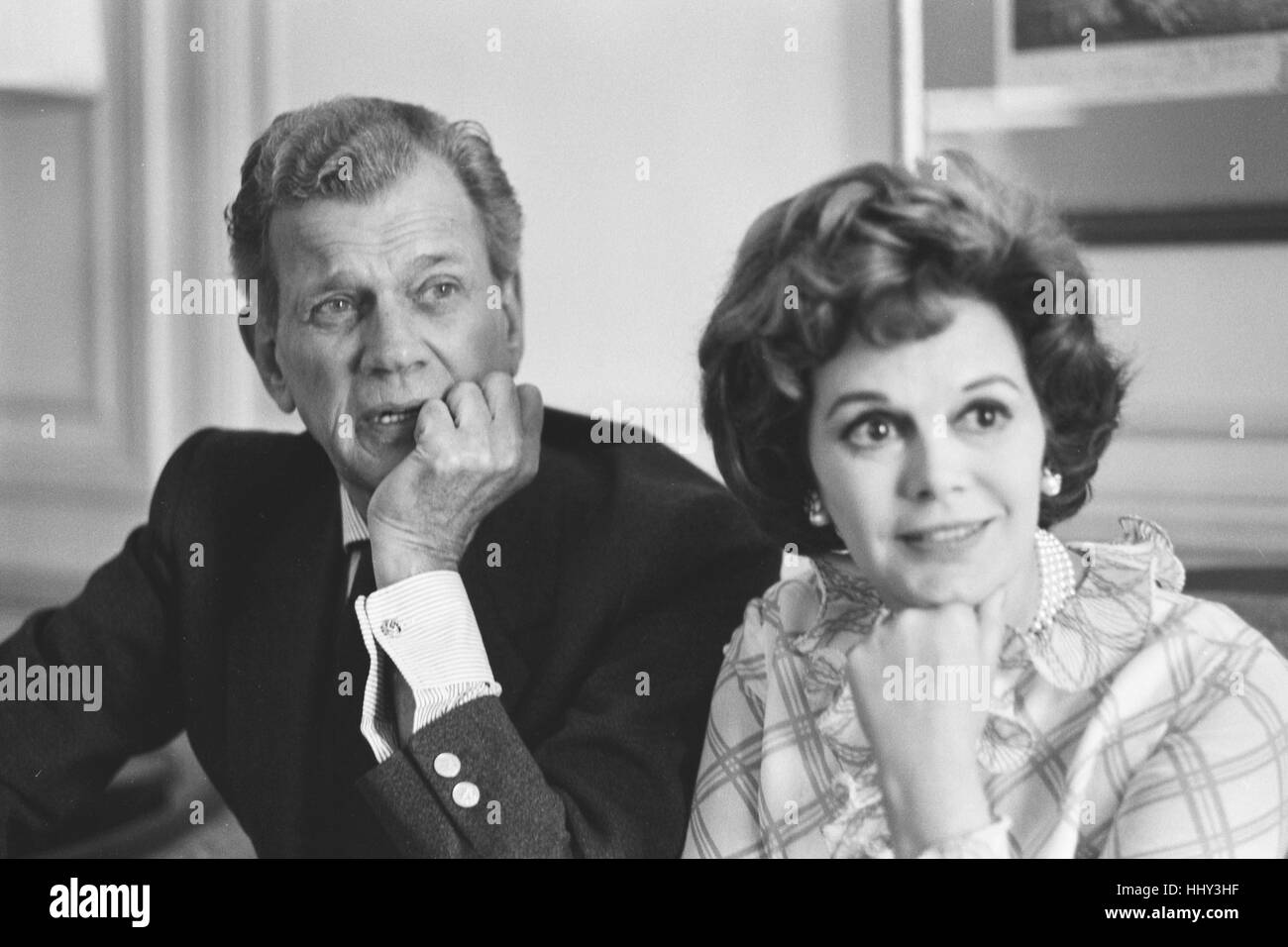 Joseph Cotton and Patricia Medina, at home, 1969 Stock Photo