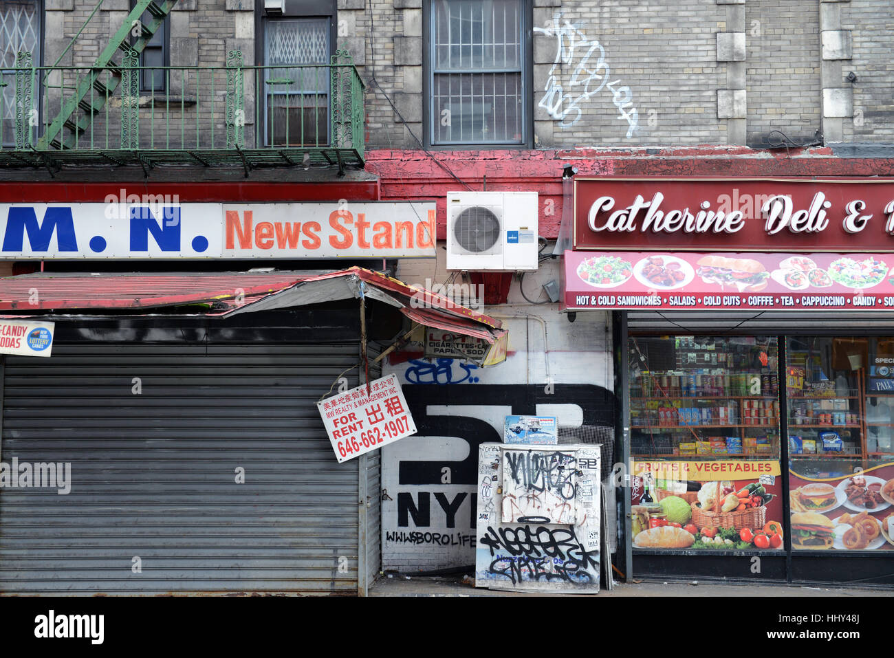 Vintage storefront hi-res stock photography and images - Alamy