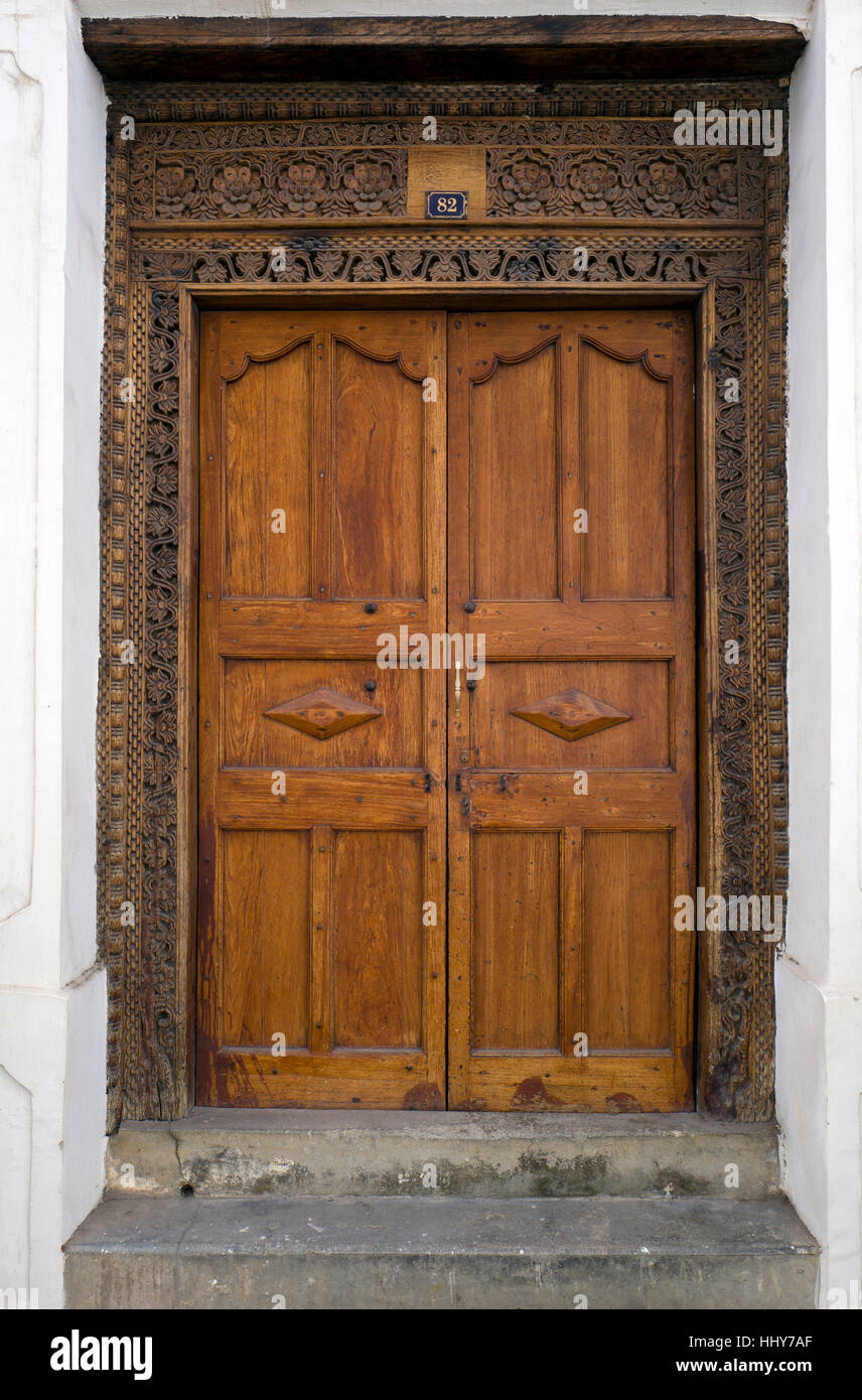 Traditional wooden door in Zanzibar Stock Photo Alamy