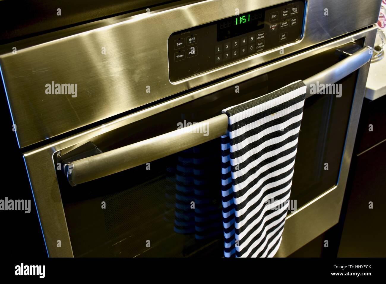 Commercial oven hi-res stock photography and images - Alamy