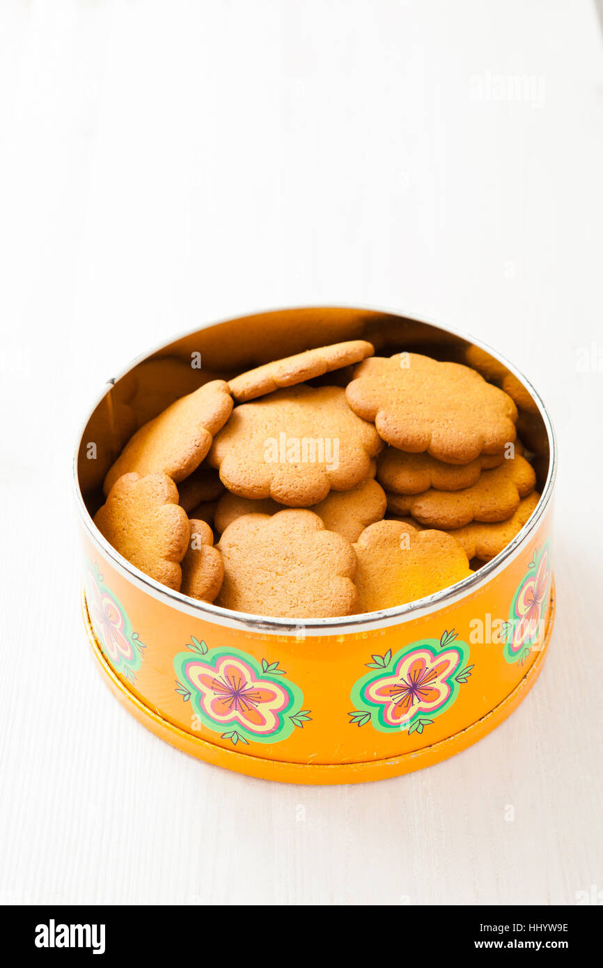 Biscuit tin hi-res stock photography and images - Alamy