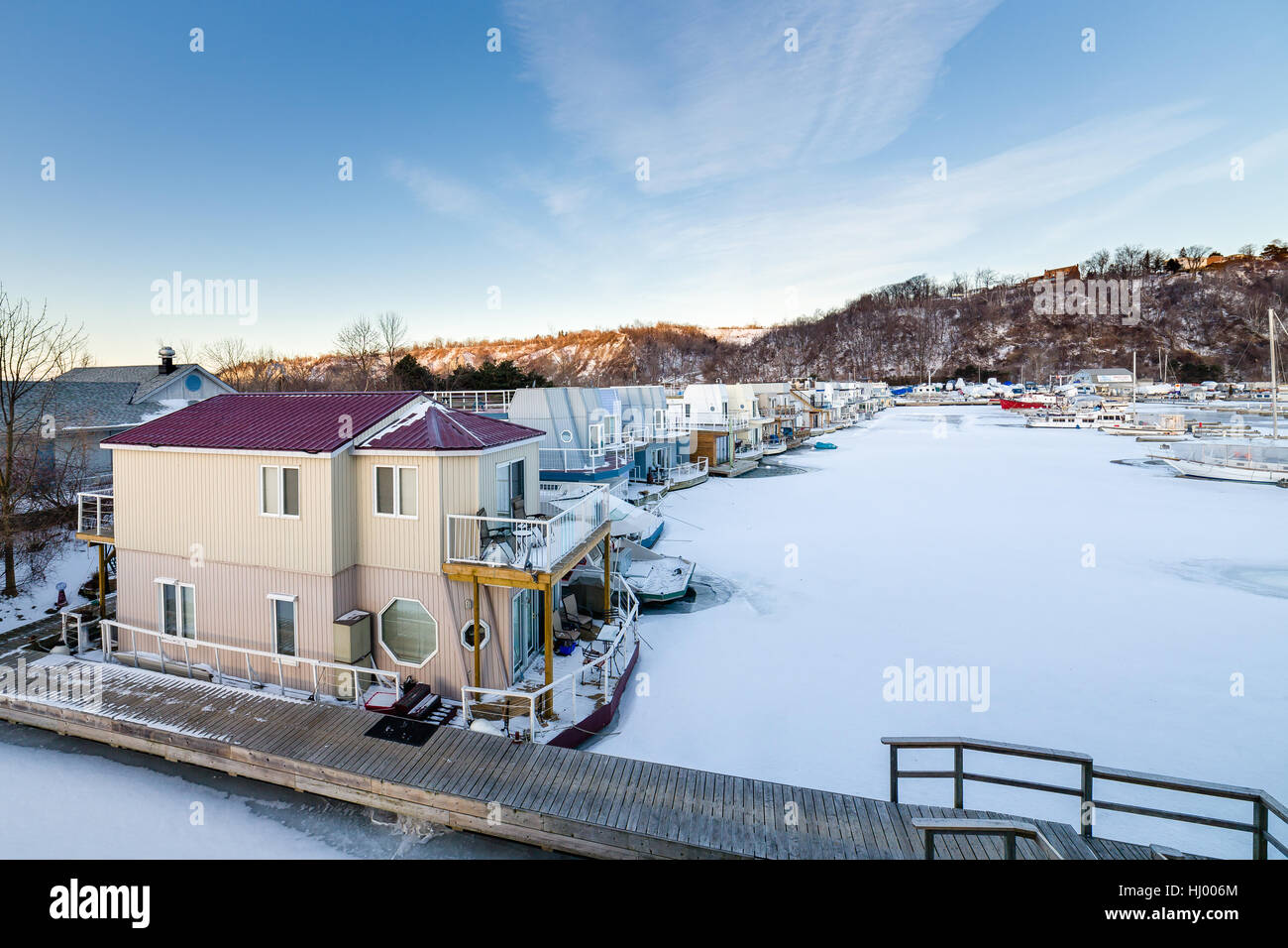 Floating homes at Bluffers Park, Toronto, ON Stock Photo Alamy