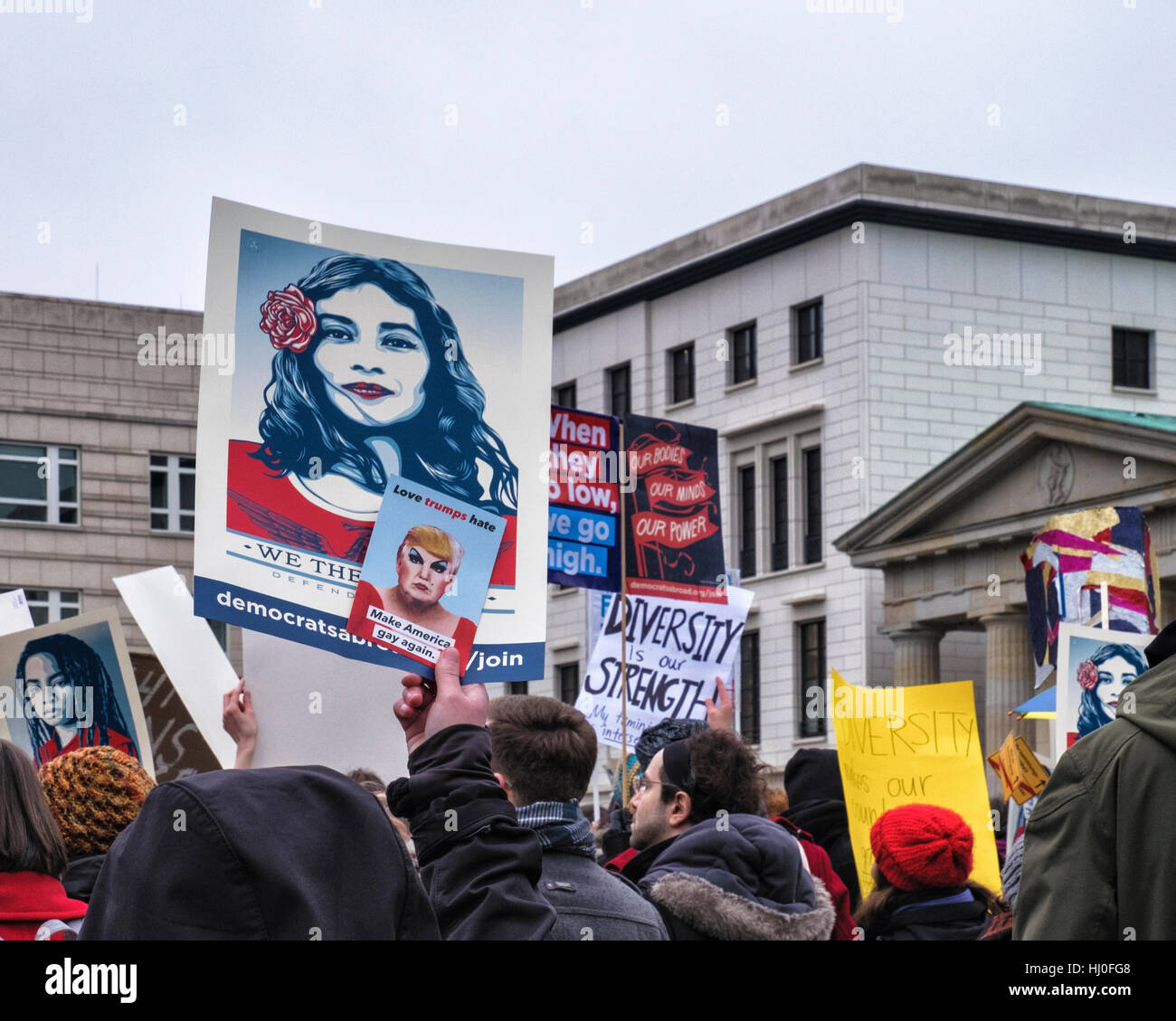 Berlin, Germany, 21st January 2017. Women, Men and Children gathered at the Pariser Platz outside the US Embassy today to protest against the newly inaugurated President, Donald Trump. Protests planned in London, Berlin, Oslo, Toronto and other cities around the world, will express the fear that Donald Trump poses a threat to human and civil rights. Eden Breitz/Alamy Live News Stock Photo