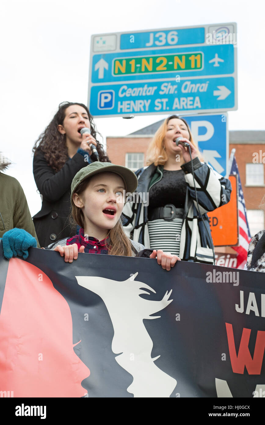 Womens protest hi-res stock photography and images - Alamy