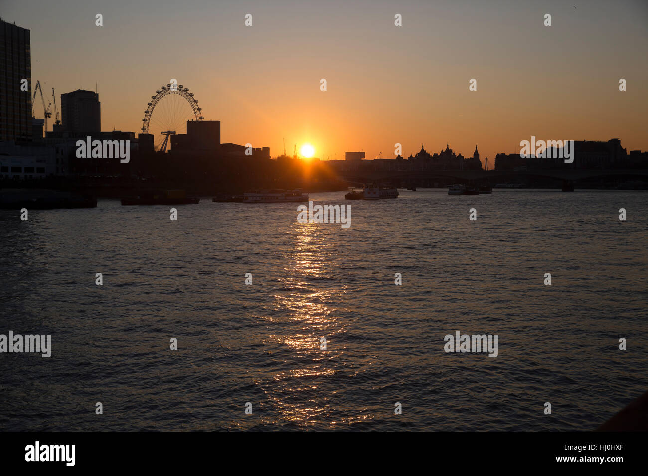 London, UK. 21st Jan, 2017. Sunset over the River Thames in London Credit: Keith Larby/Alamy Live News Stock Photo