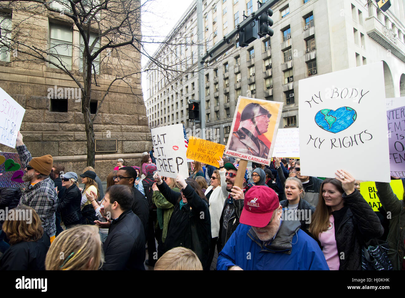 Pittsburgh, USA. 21st January, 2017. Thousands gathered in Pittsburgh ...