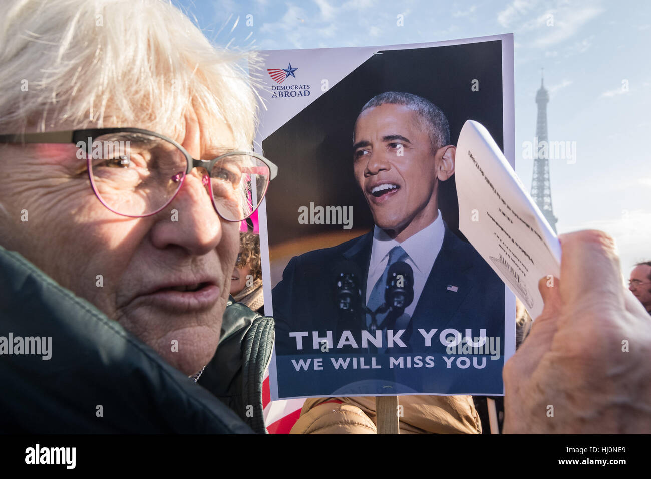 Women's march Paris -  21/01/2017  -  France / Ile-de-France (region) / Paris 7th district (7th arrondissement of Paris)  -  The women marched to the Wall of Peace at the 'Champ de Mars'  in Paris to protest against the investiture of Donald Trump.   -  Julien Mattia / Le Pictorium Stock Photo