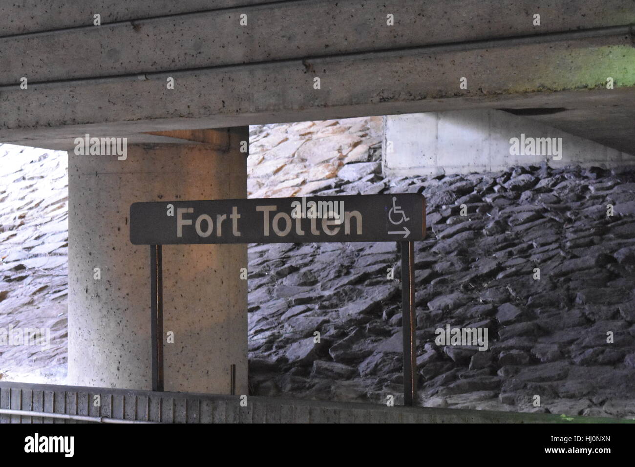 Fort totten station hires stock photography and images Alamy