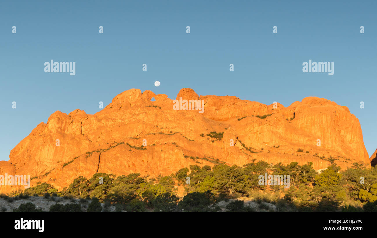Kissing Camels (a named rock formation) under the harvest moon, in Garden  of the Gods, Colorado Springs, Colorado Stock Photo - Alamy