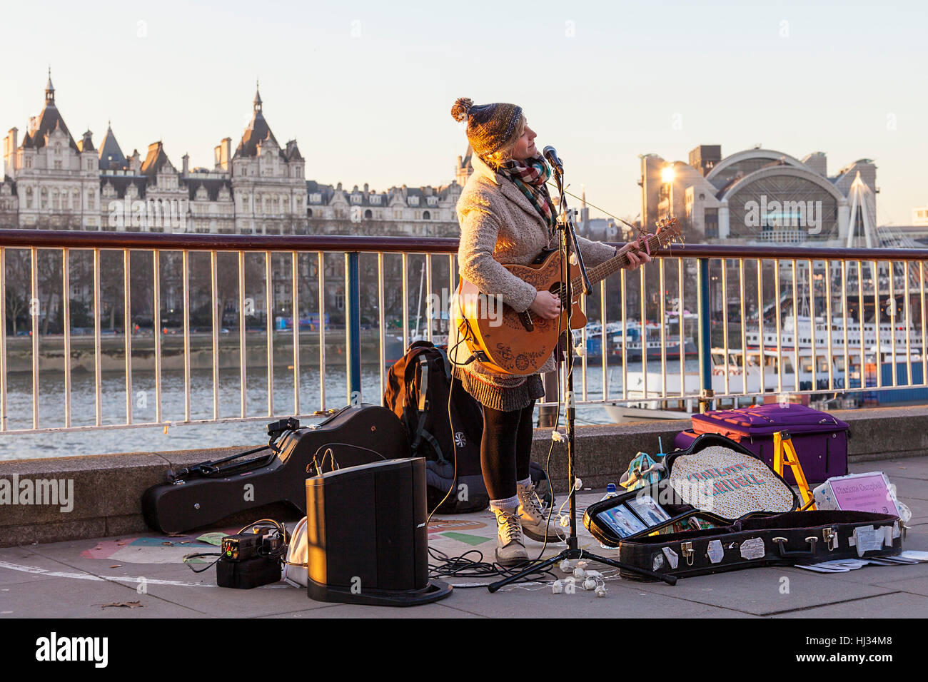 Popular singer,  Charlotte Campbell, in her usual spot at South Bank, Inner London Stock Photo