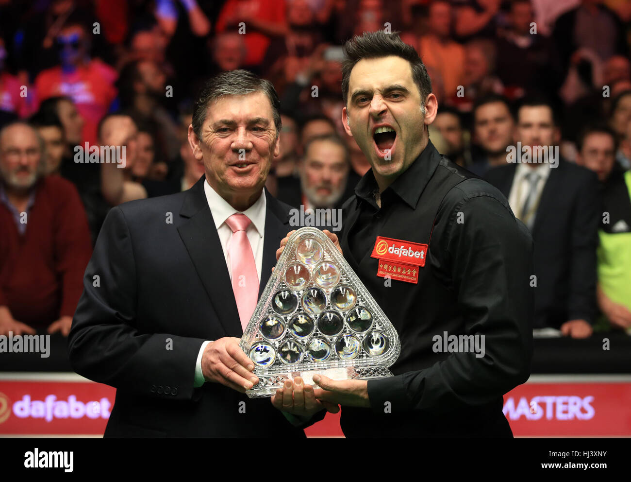 Ronnie Osullivan Celebrates Trophy Hi res Stock Photography And Images ronnie-osullivan-celebrates-trophy-hi-res-stock-photography-and-images