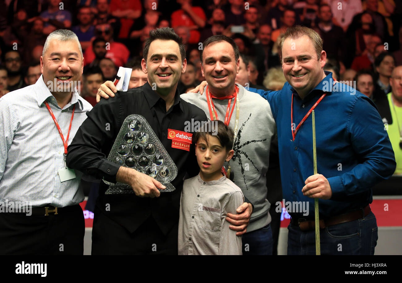 Paul Hunter Trophy Following Hi res Stock Photography And Images Alamy paul-hunter-trophy-following-hi-res-stock-photography-and-images-alamy