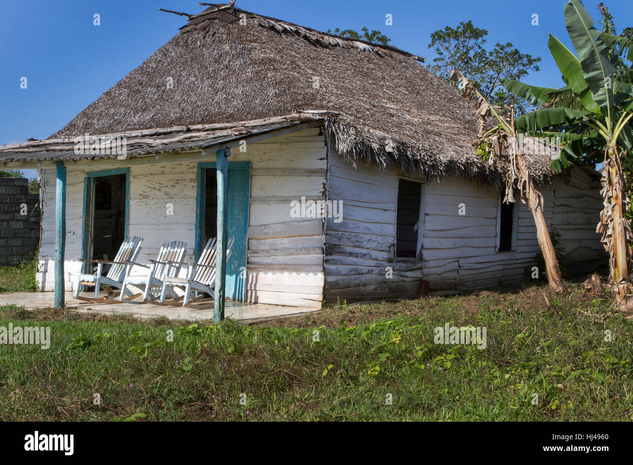 small building in cuba Stock Photo Alamy