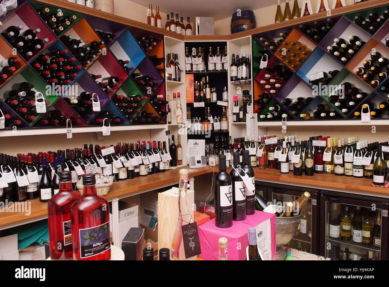 Thompson's wineshop in Pewsey, Wiltshire, UK Stock Photo