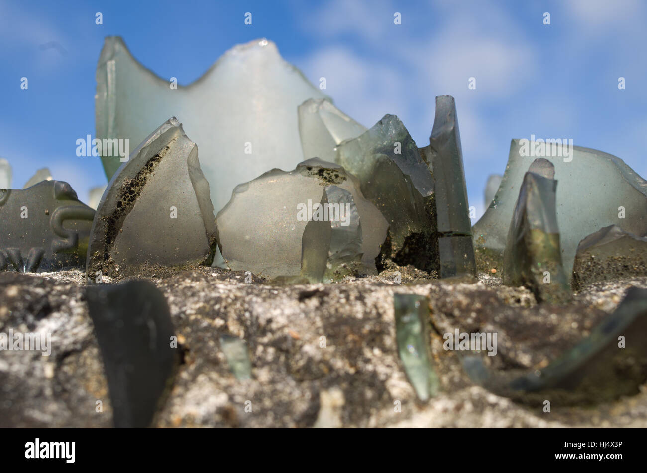 Broken glass wall security hires stock photography and images Alamy
