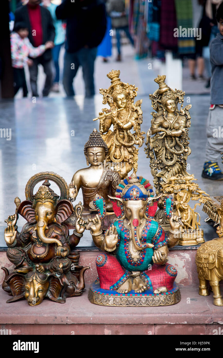 Brass statue hires stock photography and images Alamy