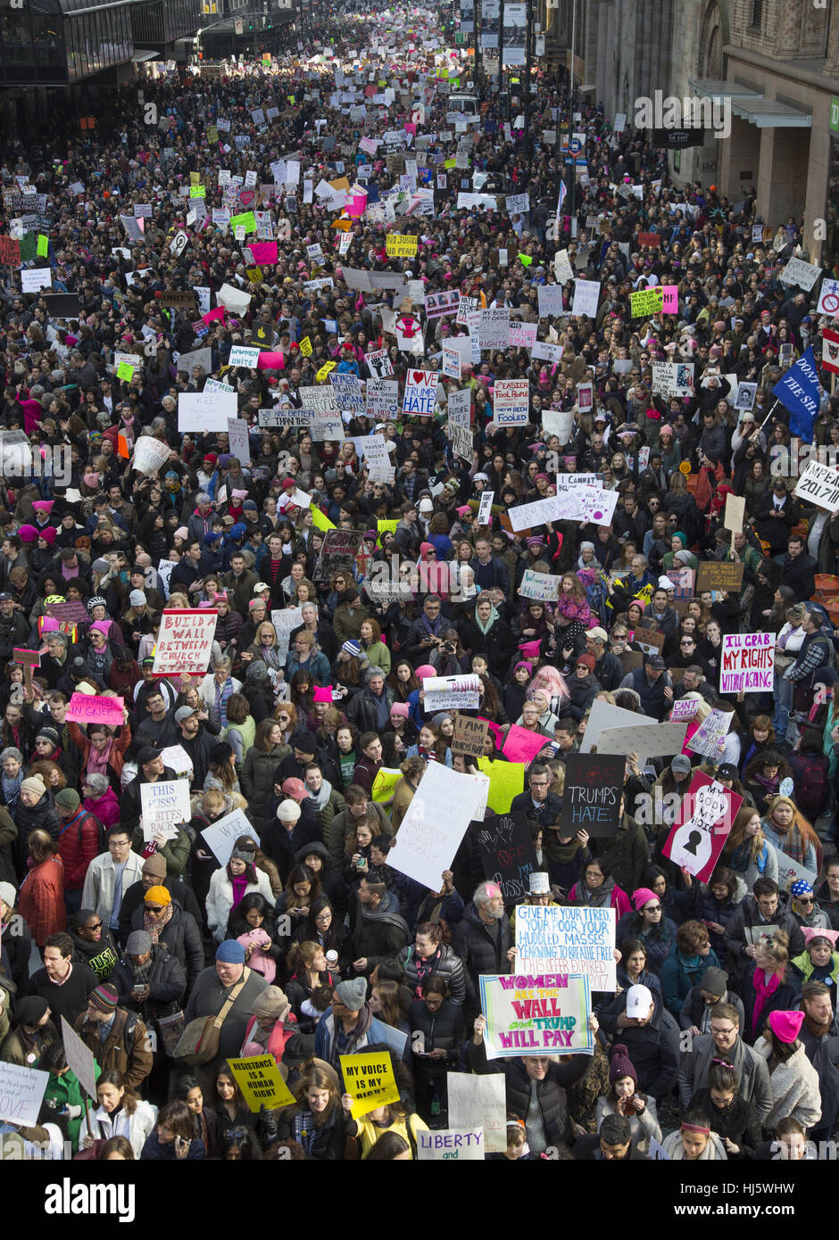 New York, USA. 21st January, 2017. Ten's of thousands march in New York ...