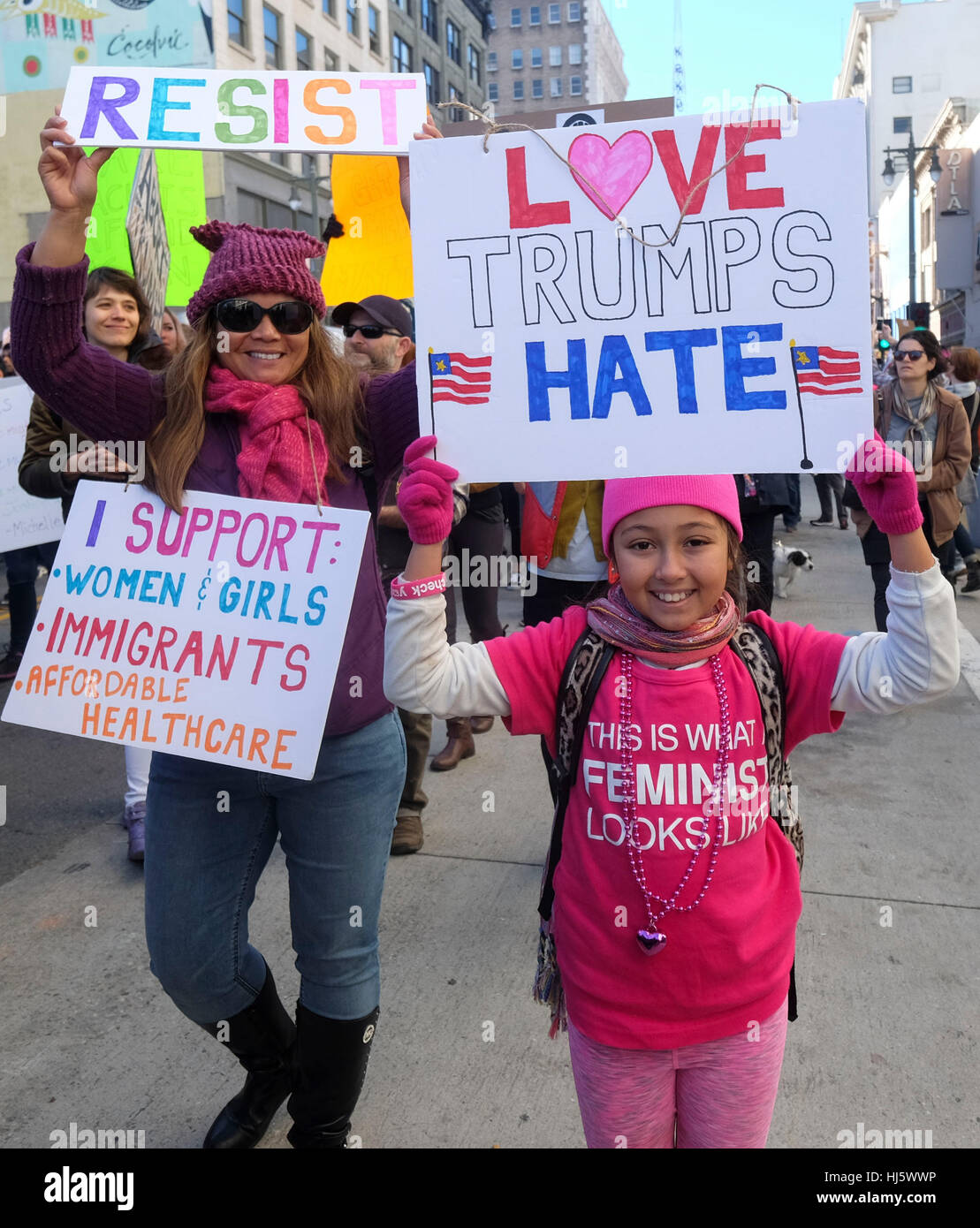 Los Angeles, USA. 21st Jan, 2017. People attend the Women's March to ...