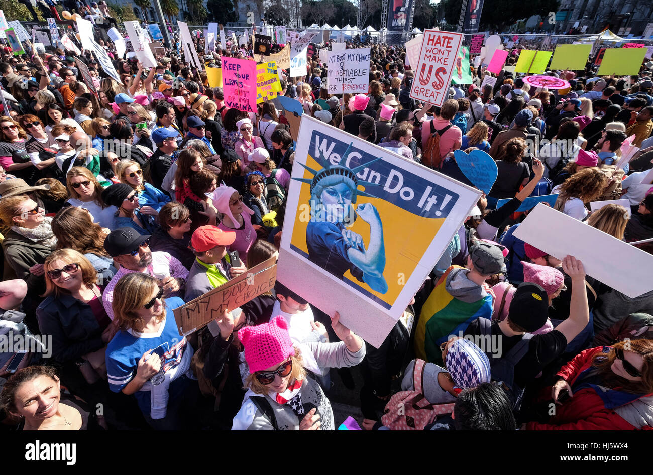Los Angeles, USA. 21st Jan, 2017. People attend the Women's March to ...