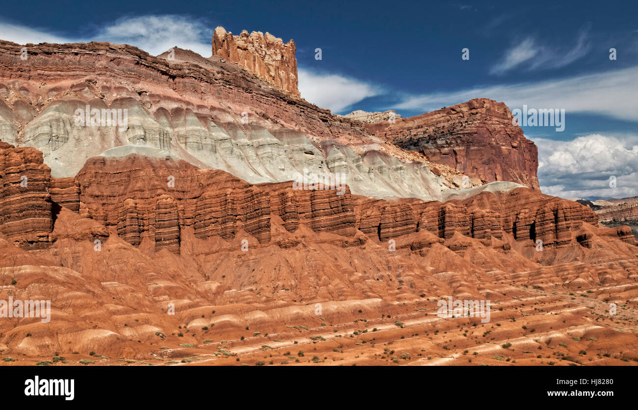 The Red Moenkopi Formation and Layered Strata Above (From top to bottom) Wingate Sandstone, Chinle Formation & the Moenkopi Formation - Capitol Reef N Stock Photo