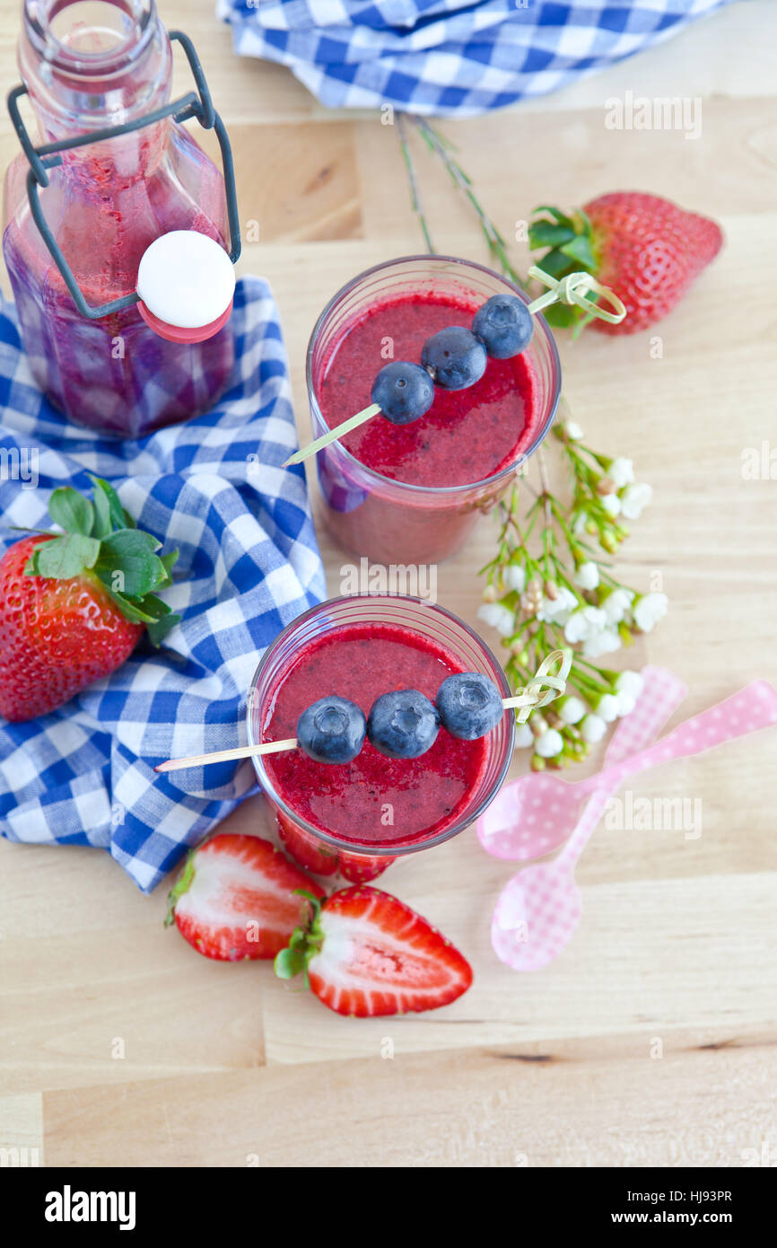 fruit, juice, strawberry, blueberry, smoothie, aerial perspective