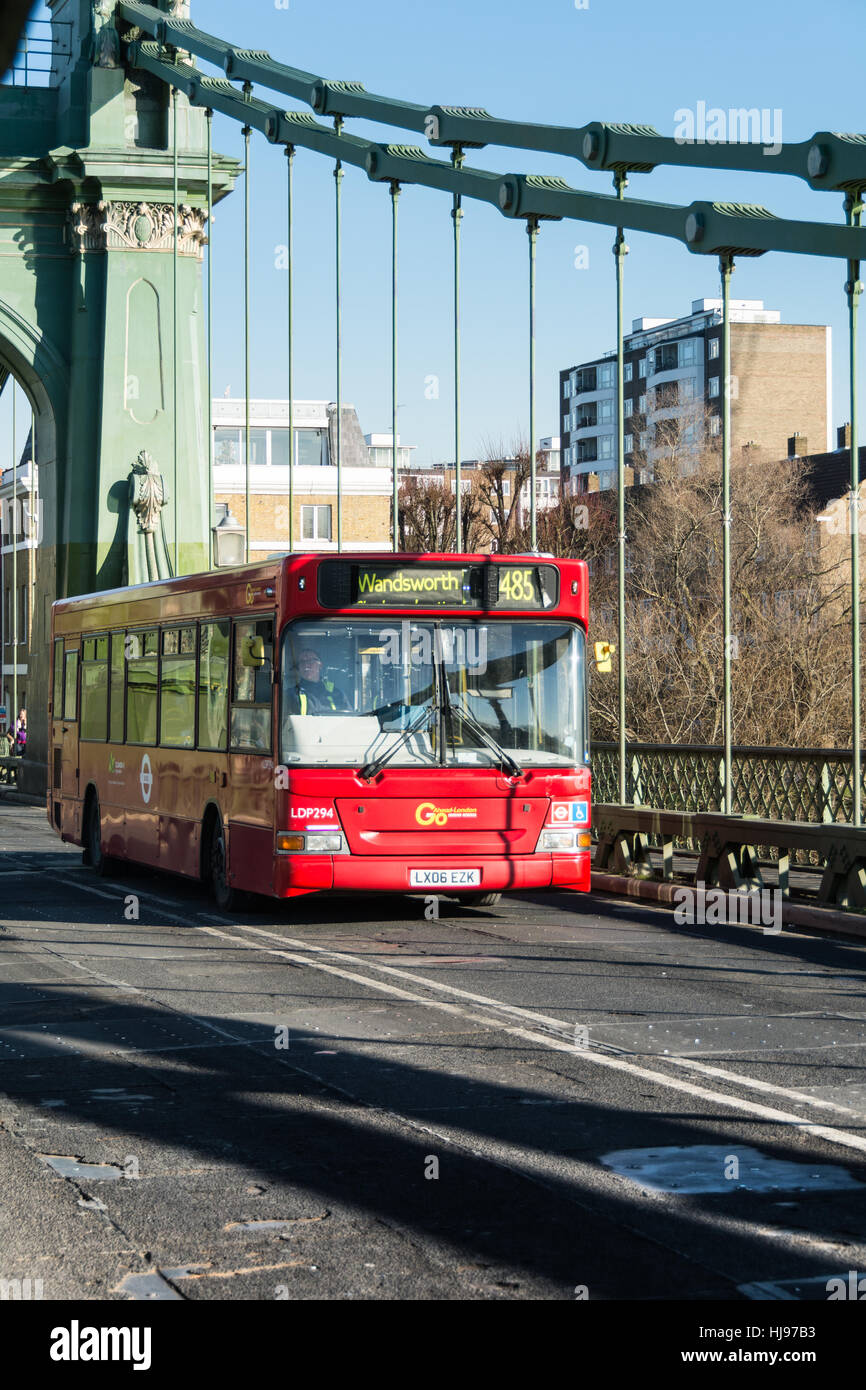 A 485 bus crossing Hammersmith Bridge in west London, England, UK. Stock Photo