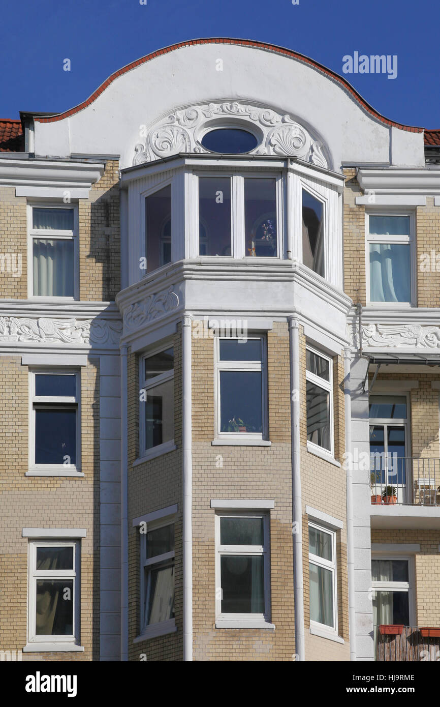 multiple family dwelling, style of construction, architecture