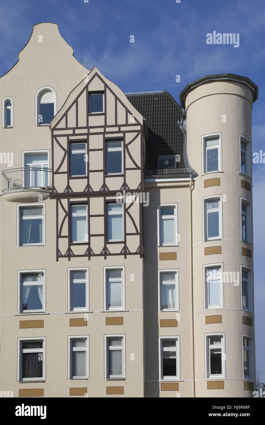 multiple family dwelling, style of construction, architecture