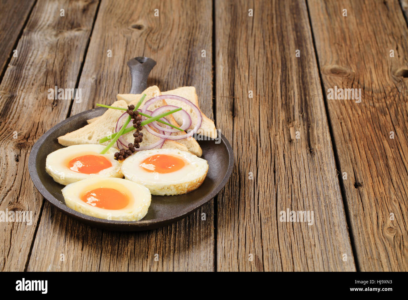 food, aliment, bread, closeup, wood, onion, cholesterol, yolk, flush