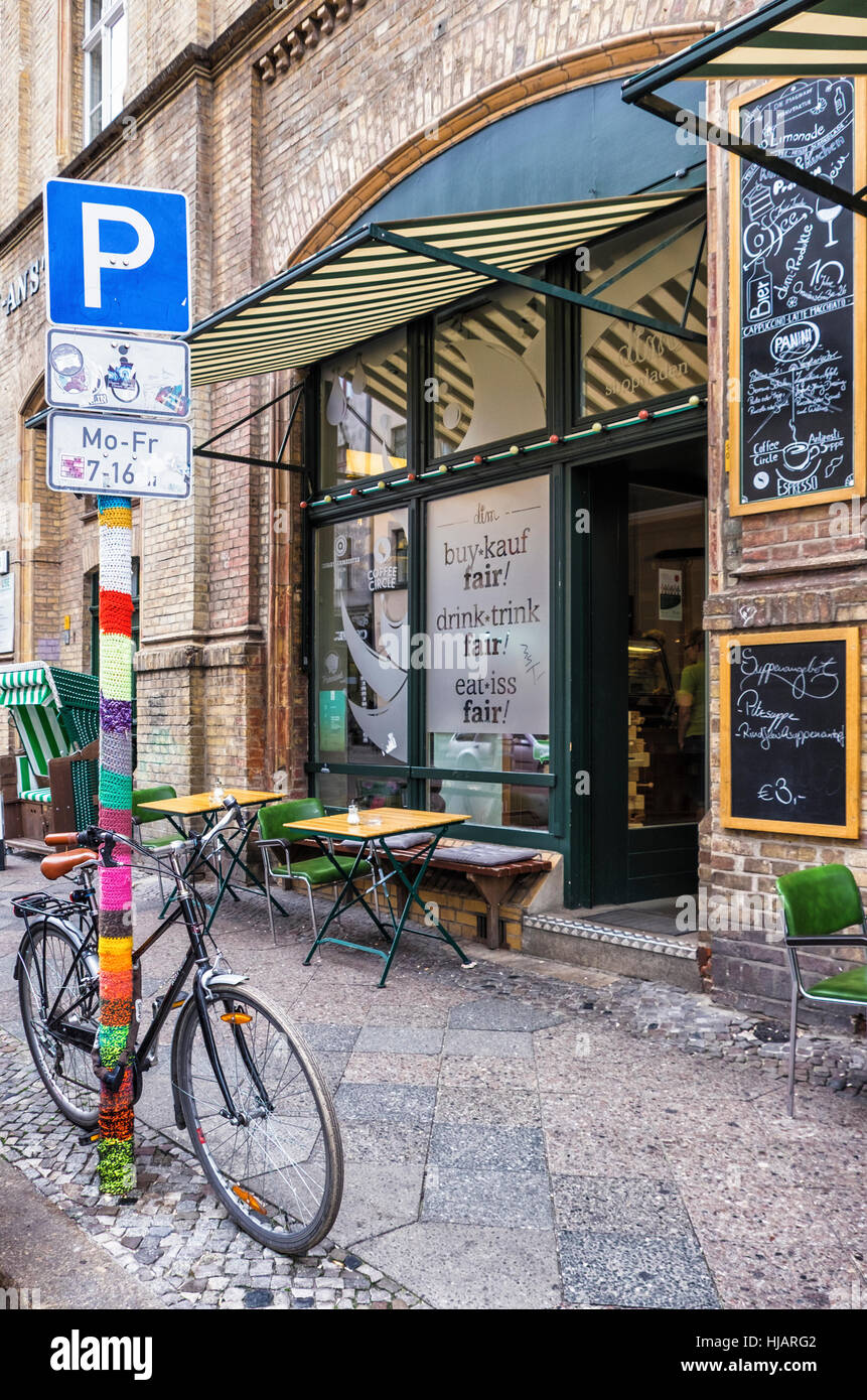 DIM Die Imaginäre Manufaktur, handicraft shop & cafe selling novelty