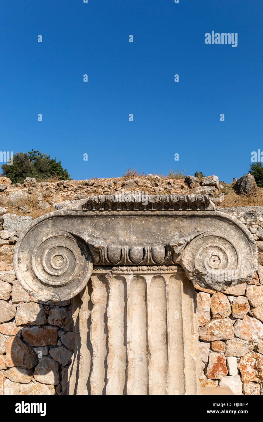 Column head relief hi-res stock photography and images - Alamy