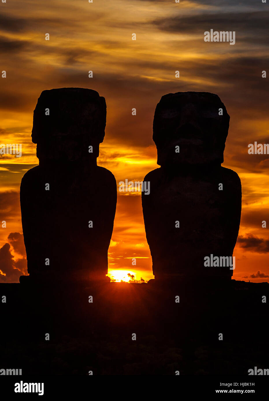Sunrise on Moai at Tongariki ceremonial platform in Easter Island.Tongariki is the largest platform (Ahu) with 15 Moai (statues) Stock Photo