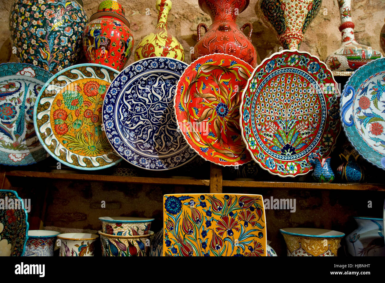 Ceramic artifacts on display for sale in the Covered Bazaar in Istanbul, Turkey Stock Photo
