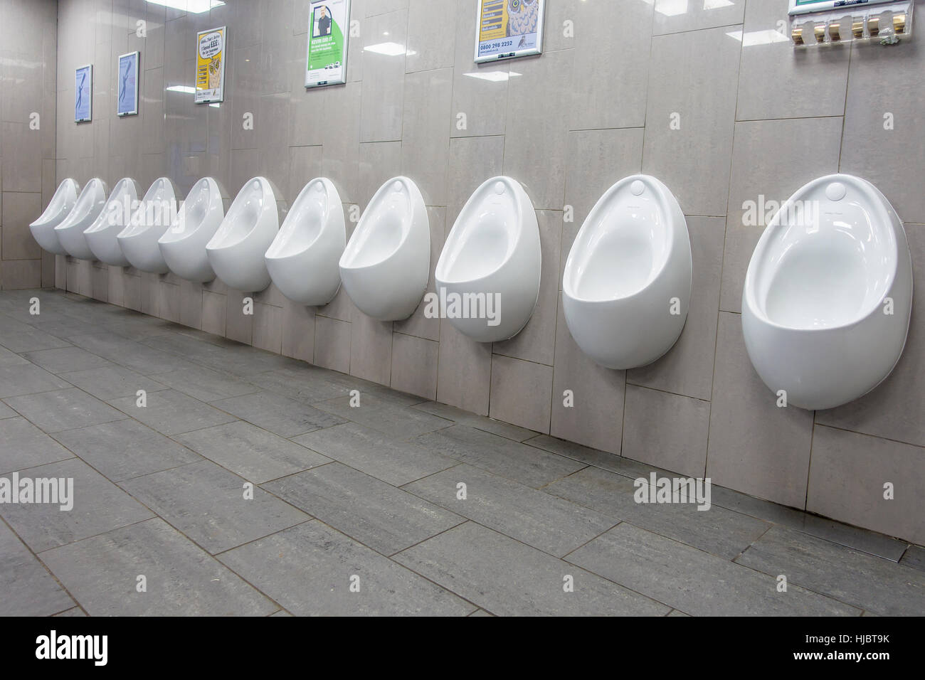 Mens Men's Immaculate Urinals Motorway Service Station Clacketts M25 Stock Photo