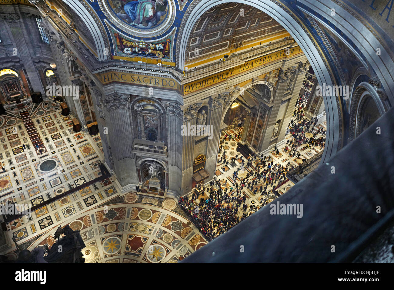 Inside the Vatican Church, St Peter’s basilica Stock Photo - Alamy