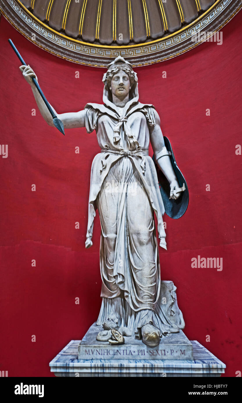The round room in the PioClementine Museum at the vatican. Statue of juno sospita Stock Photo