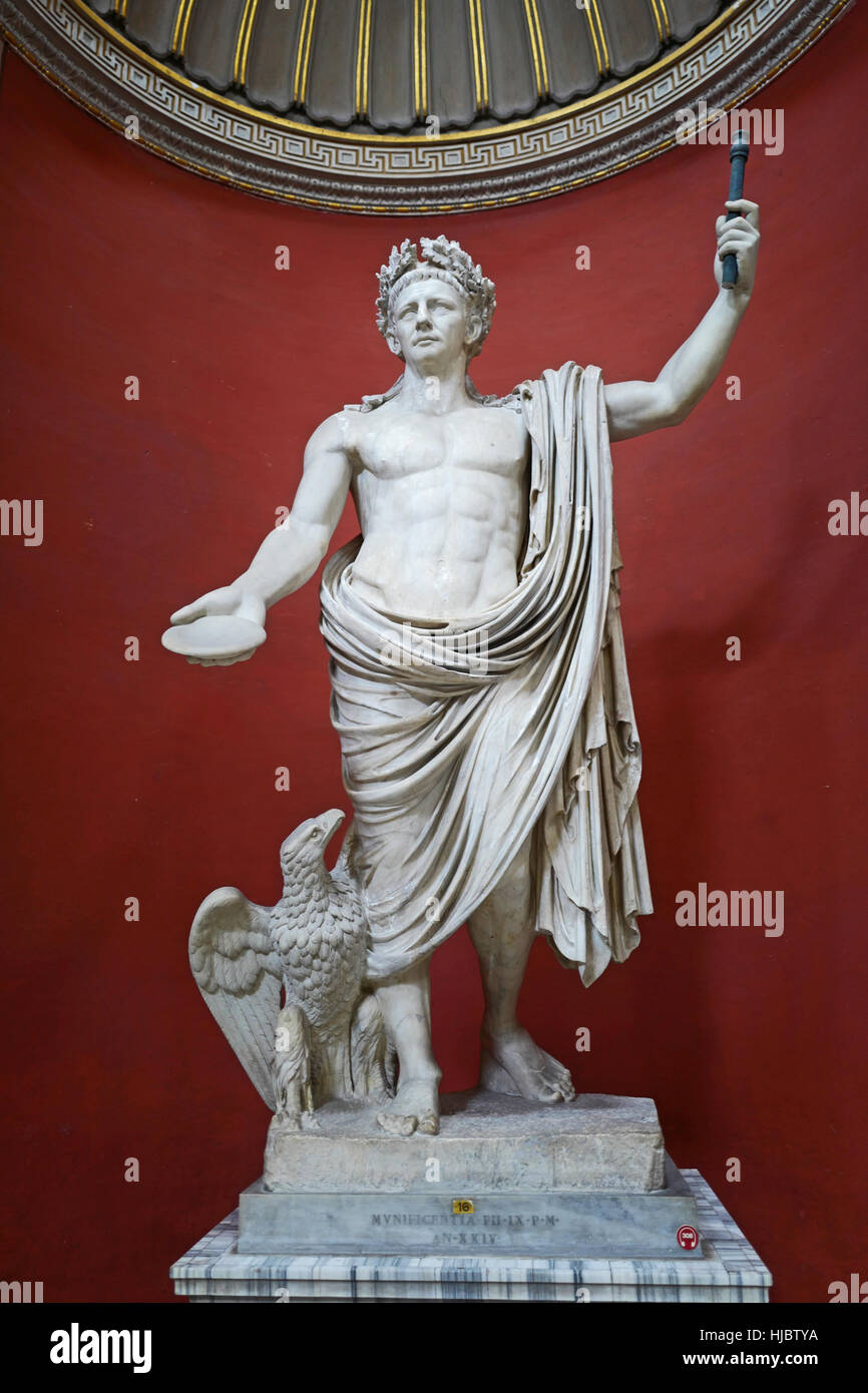 The round room in the PioClementine Museum at the vatican. statue of emperor Claudius Stock