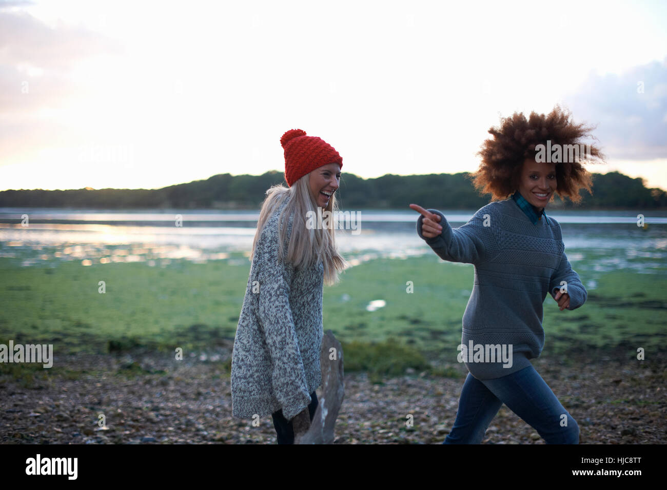 Women laughing hi-res stock photography and images - Alamy