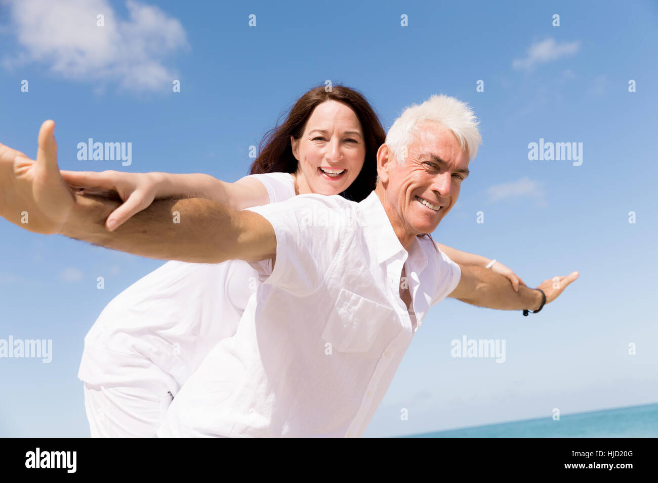 Senior couple having fun hi-res stock photography and images - Alamy