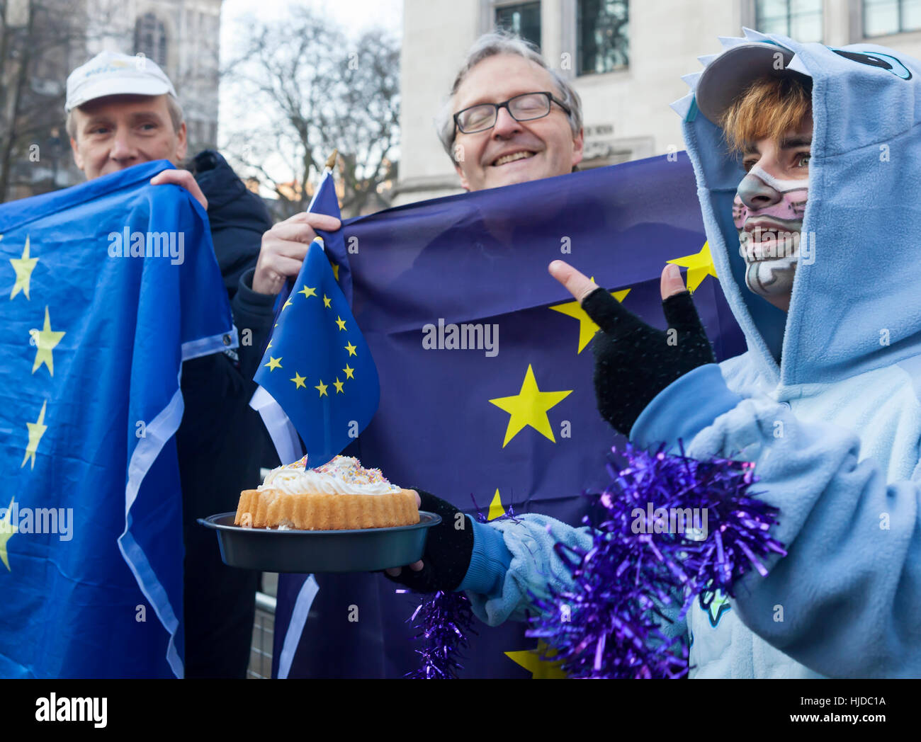 London, UK. 24th Jan, 2017. Verdict of the Supreme Court. The verdict of the Supreme Court was given today. A cake symbollising the deceit of the Leave campaign is presented. Credit: Jane Campbell/Alamy Live News Stock Photo