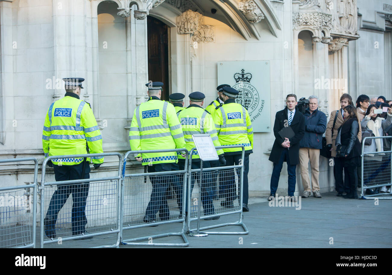 London, UK. 24th Jan, 2017. Verdict of the Supreme Court. The verdict of the Supreme Court was given today. A queue of police enter the court ahead of the public waiting. Credit: Jane Campbell/Alamy Live News Stock Photo