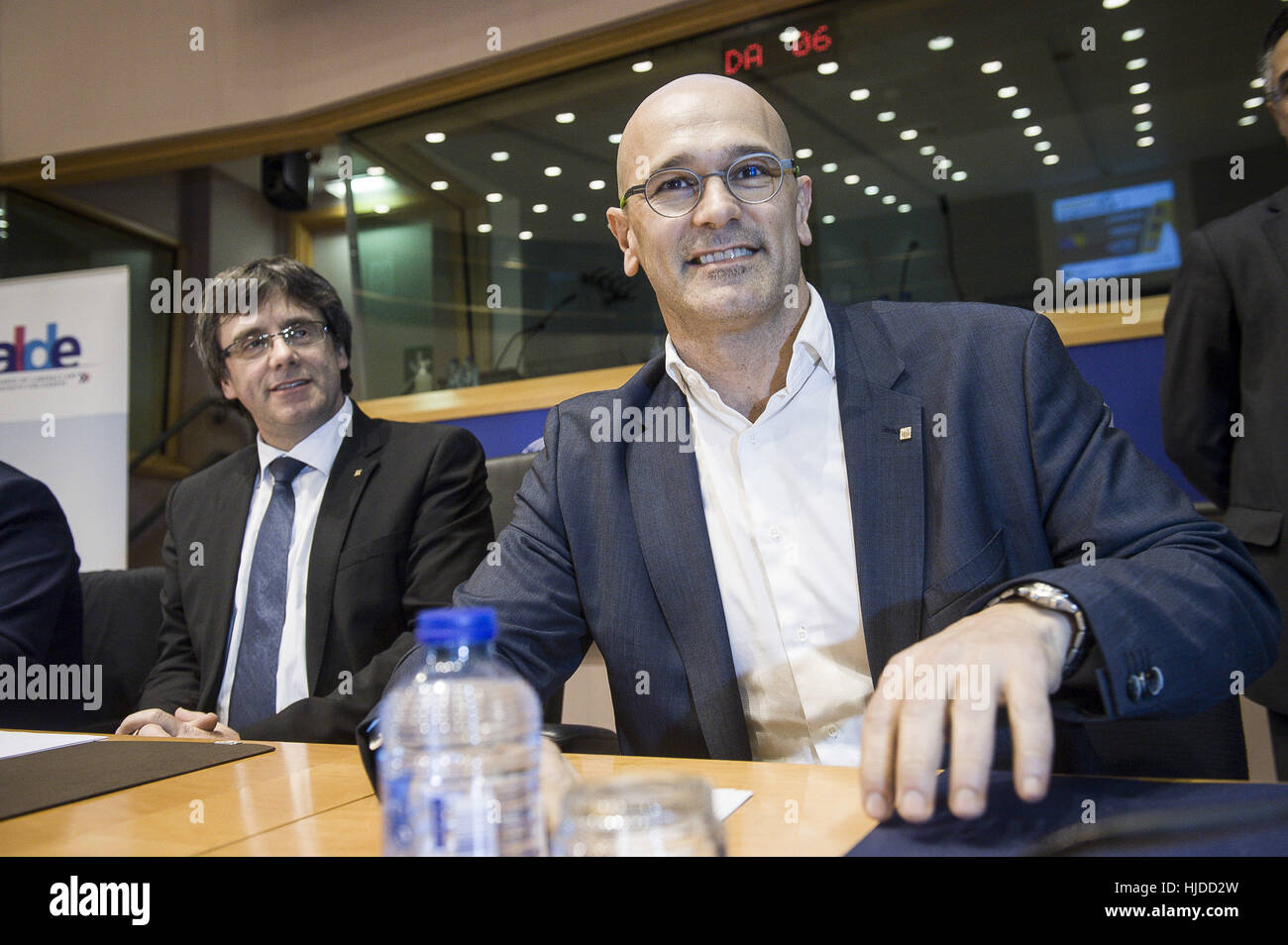Brussels, Belgium. 24th Jan, 2017. Carles Puigdemont President of the Catalan government (L) and Raul Romeva Catlan minister of Foreign Affairs and Transparency take part in the conference on The Catalan Independence Referendum at European Parliament headquarters in Brussels, Belgium on 24.01.2017 by Wiktor Dabkowski | usage worldwide Credit: dpa/Alamy Live News Stock Photo