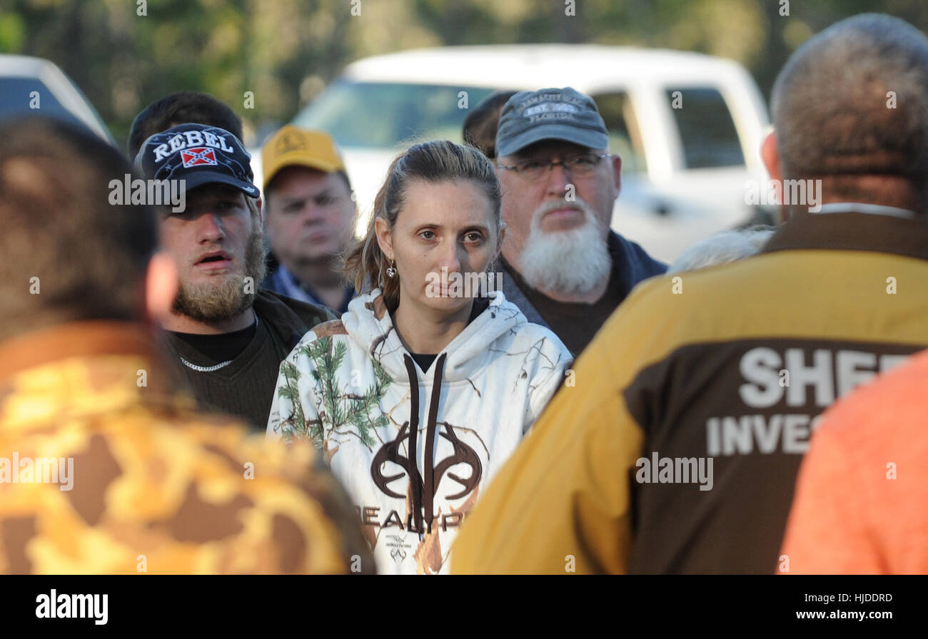 Adel, Georgia. 24th Jan, 2017. Residents of Sunshine Acres Mobile Home Park  in Adel, Georgia receive directions from police, 2017 as they prepare to  return to their homes for the first time