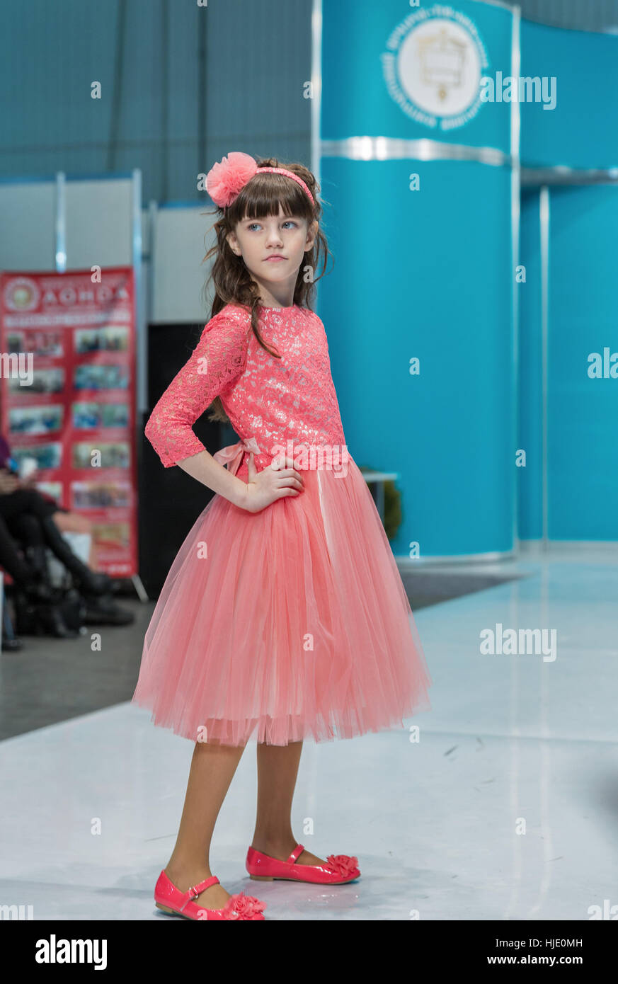 child-girl-model-fashion-show-hi-res-stock-photography-and-images-alamy